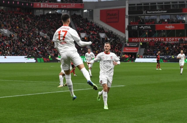 Bayer Leverkusen tiếp tục thể hiện sức mạnh của mình