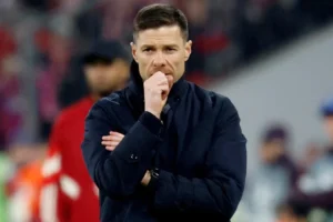 Trận đấu DFB-Pokal với Bayern Munich