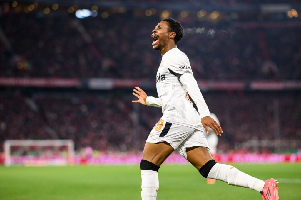 Áp lực đối với Bayer Leverkusen